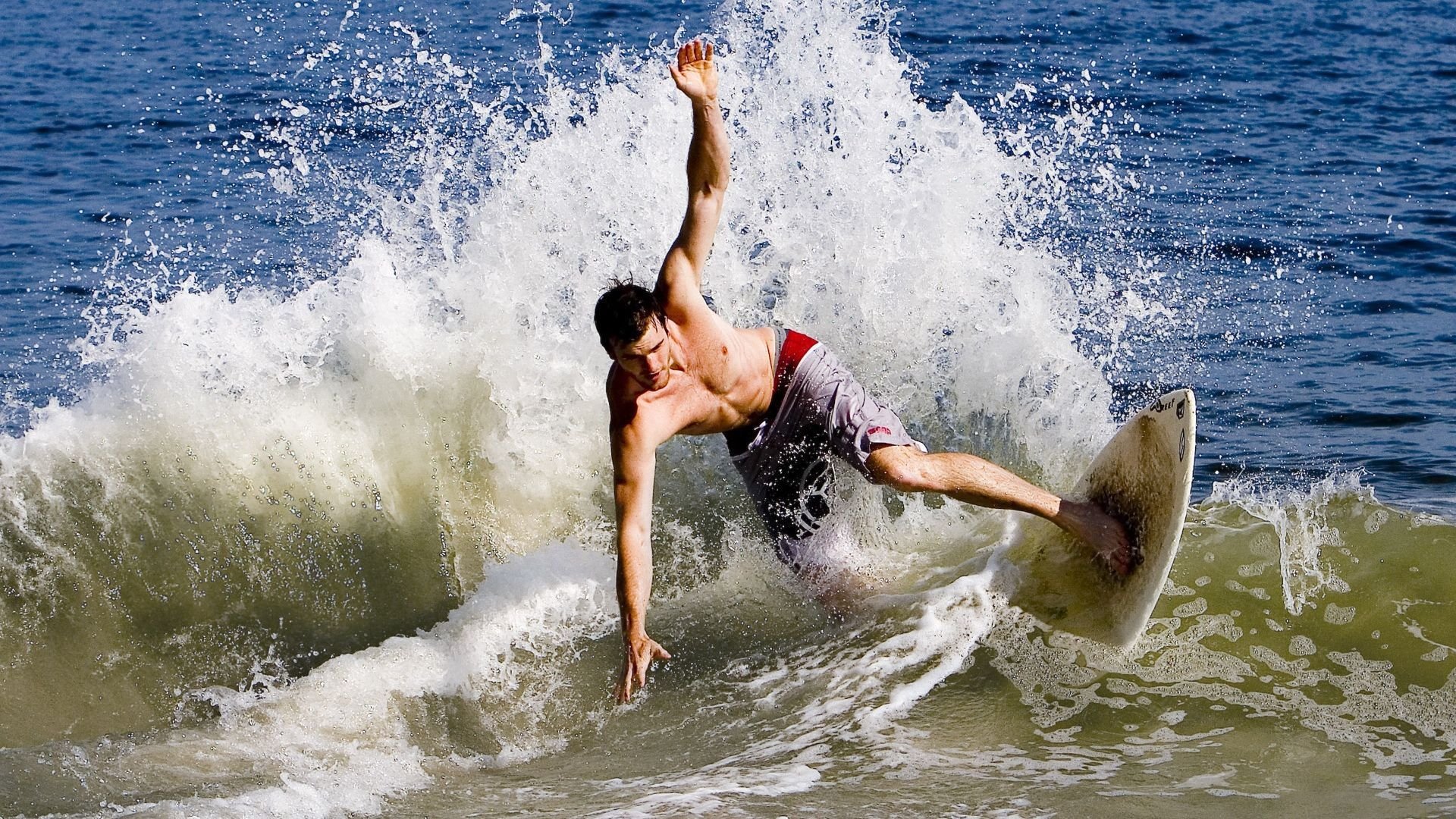 足球解说内容专业度提升空间大,足球解说工作